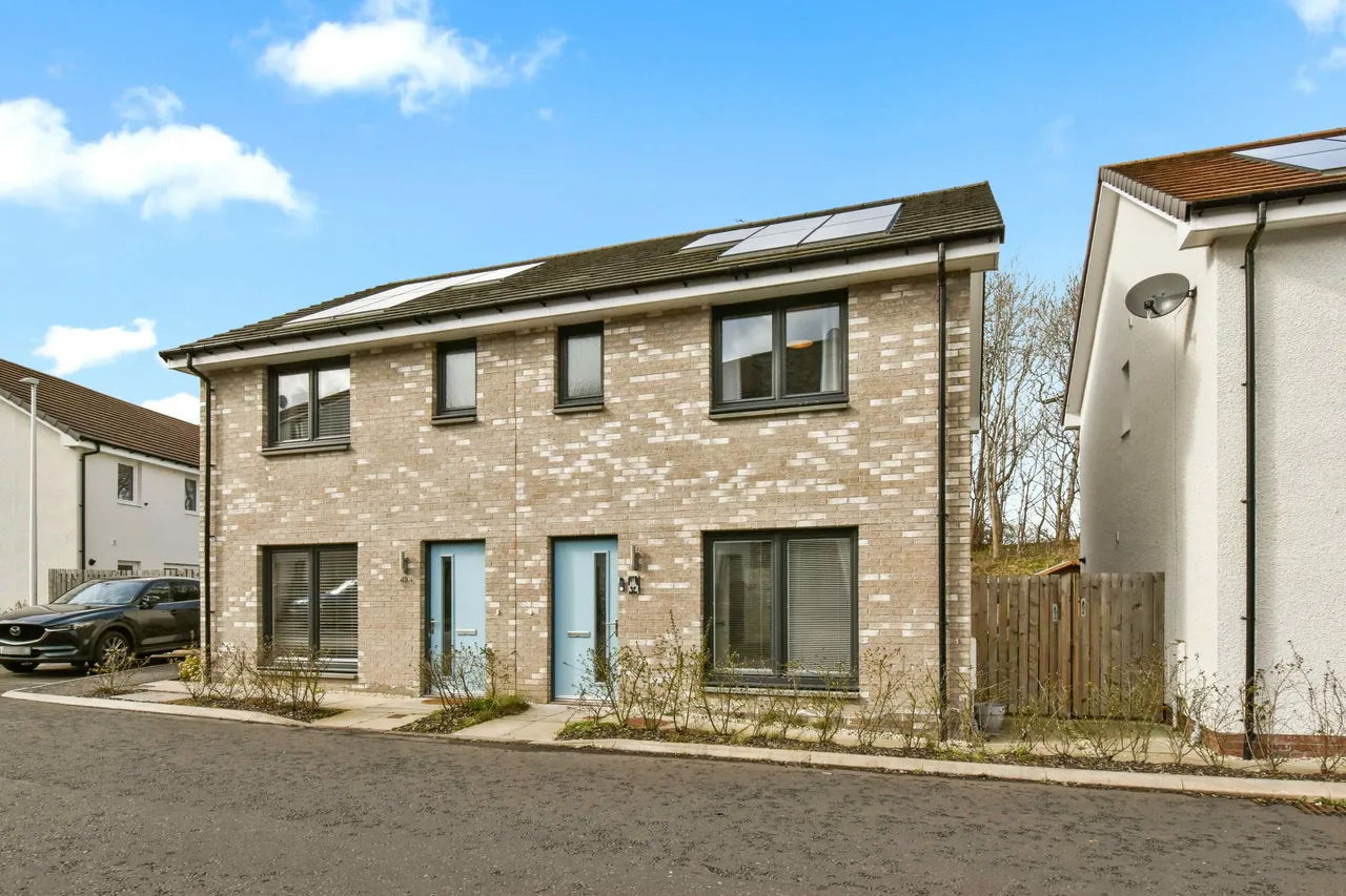 3 bed house for sale — Kaims Crescent, Livingston