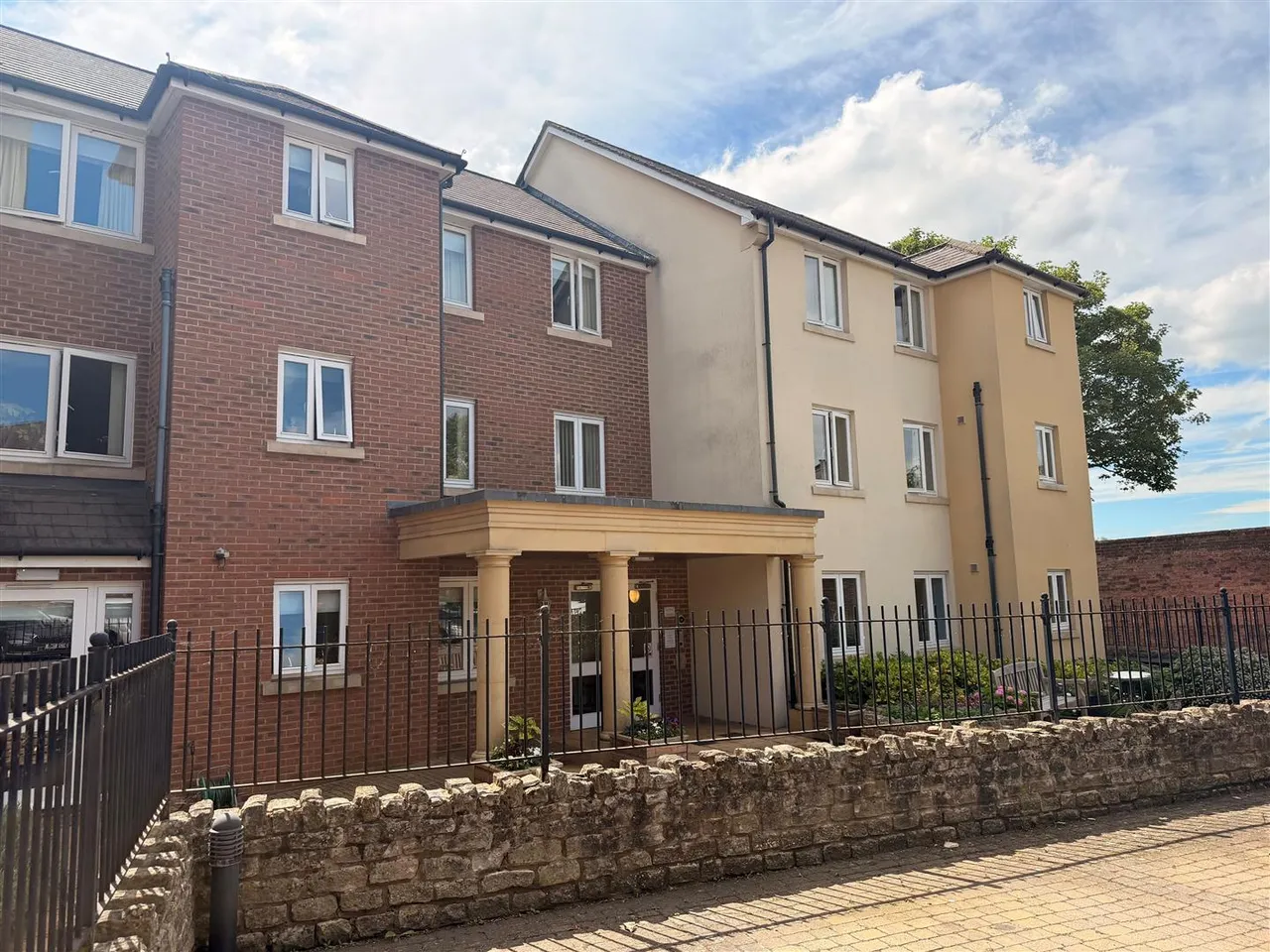 Gladstone Road, Chippenham, photo 13