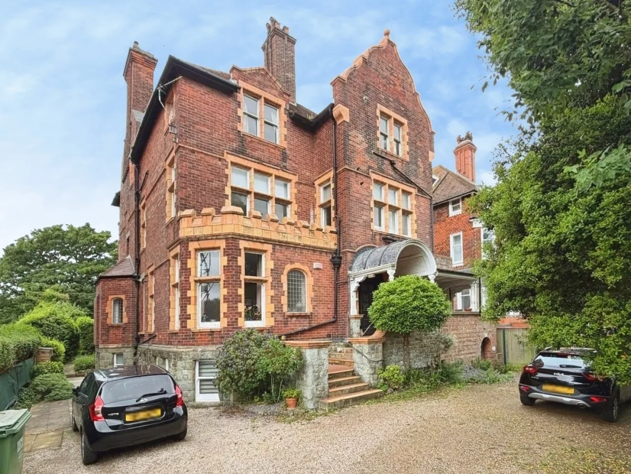 3 bed flat for sale — Earls Avenue, Folkestone