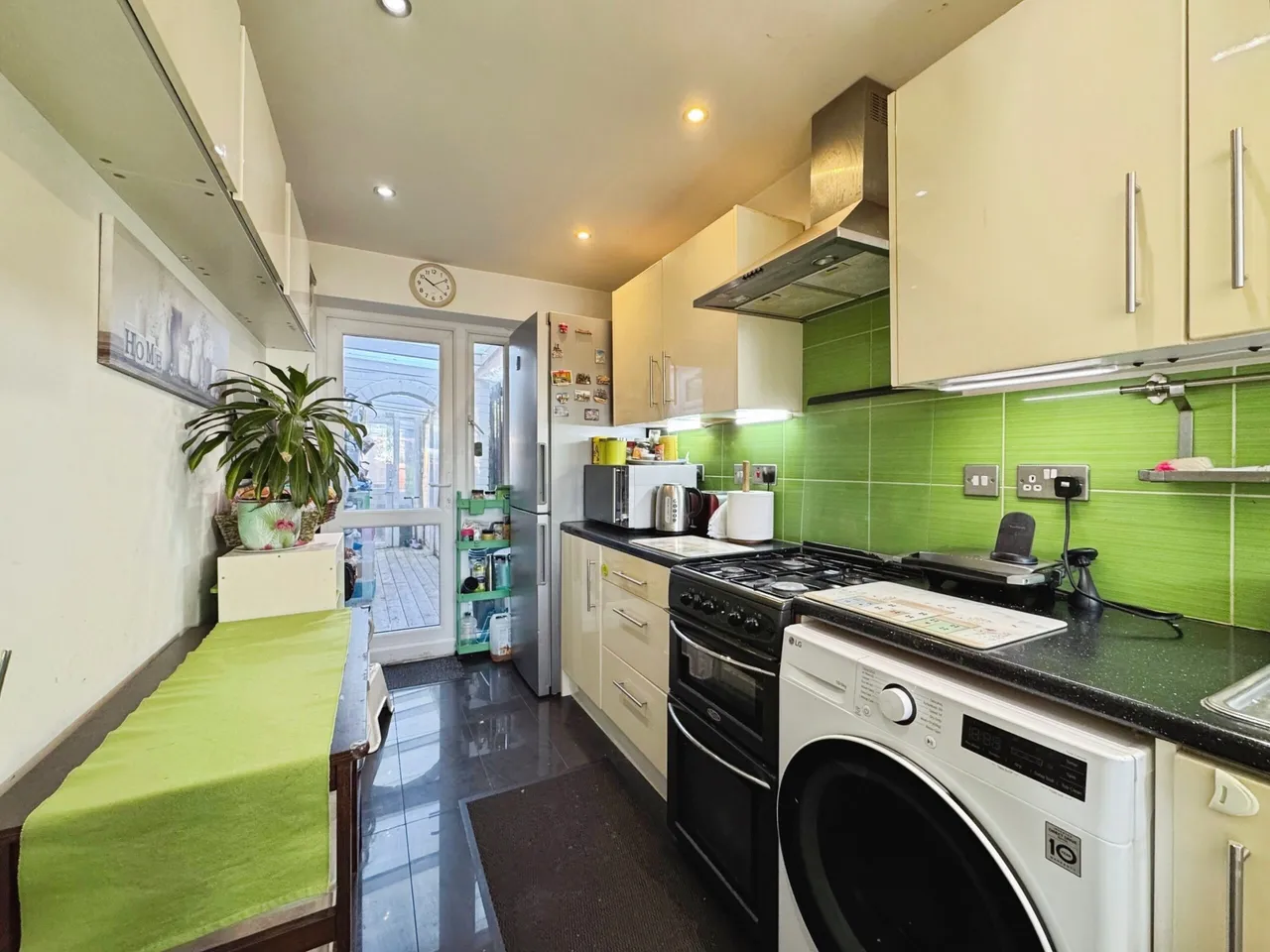 Deans Lane, Edgware, HA8, photo 3