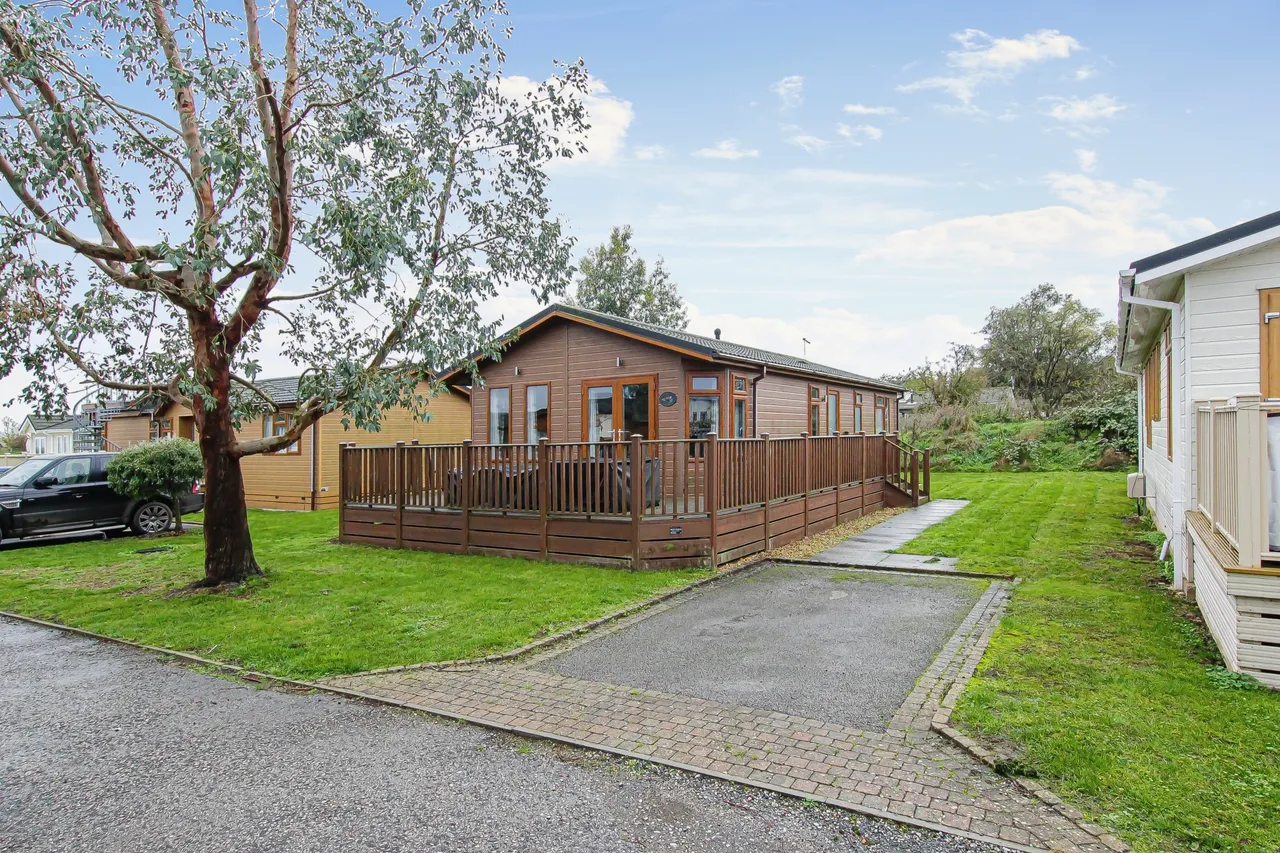 2 bed mobile home for sale, Cambridge Road, Stretham, CB6