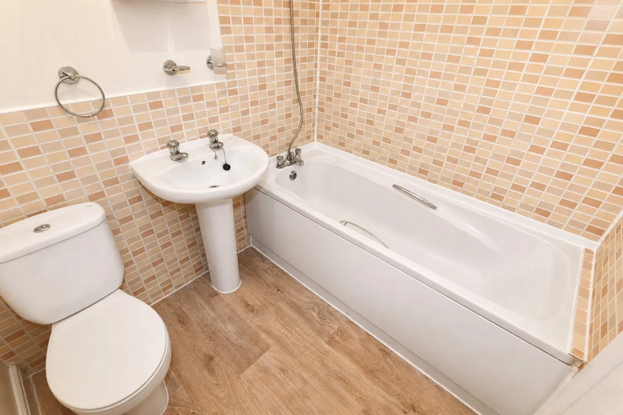 Bellway Close, Kettering, NN16, photo 4