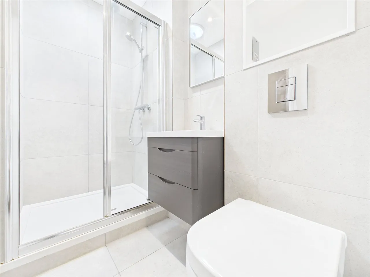Batavia Road, Sunbury-On-Thames, TW16, photo 7