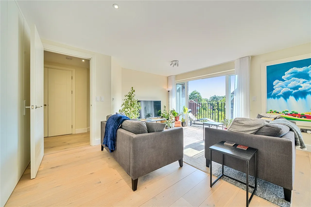 High Road, London, N20 0FS, photo 5