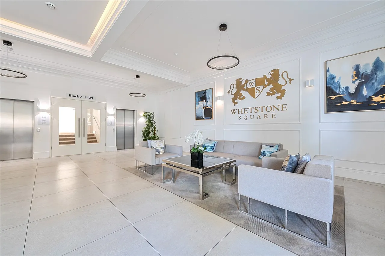 High Road, London, N20 0FS, photo 17