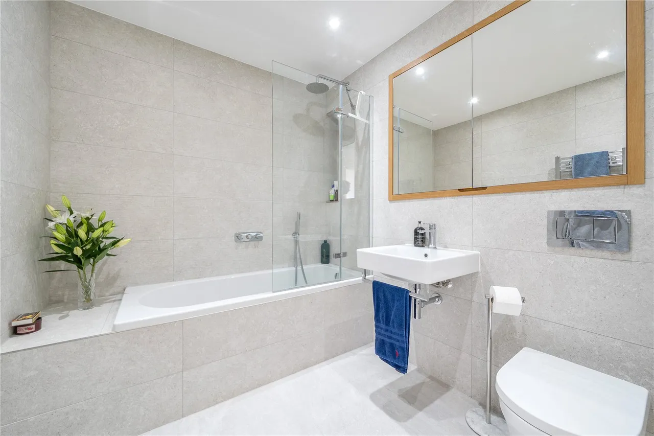 High Road, London, N20 0FS, photo 14