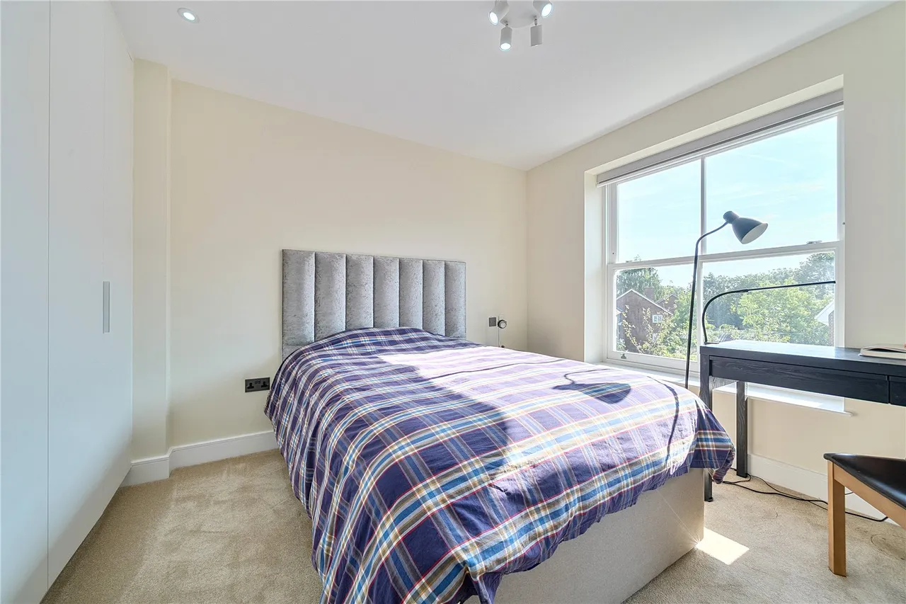 High Road, London, N20 0FS, photo 13