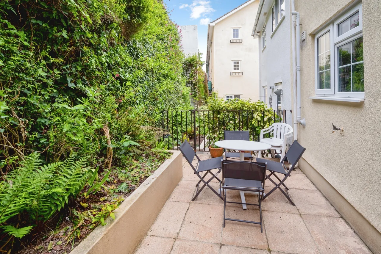 Town Close, Dartmouth, TQ6, photo 12