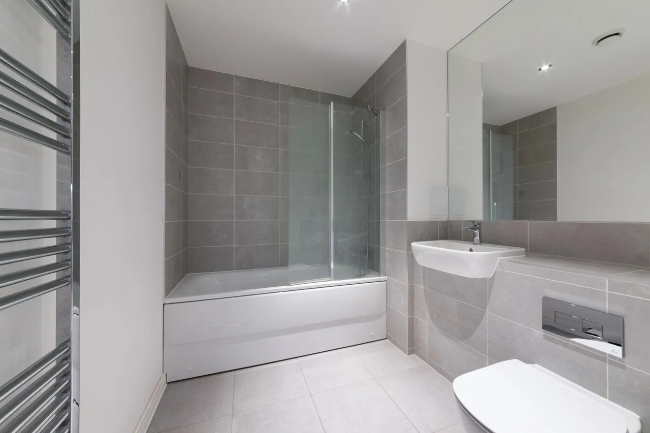 Heartwell Avenue, E16, photo 6