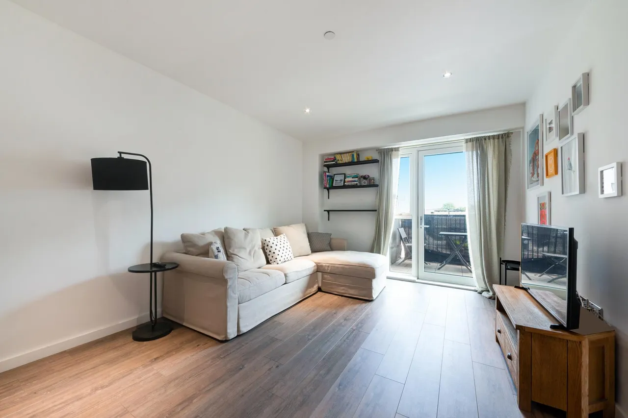 Heartwell Avenue, E16, photo 10