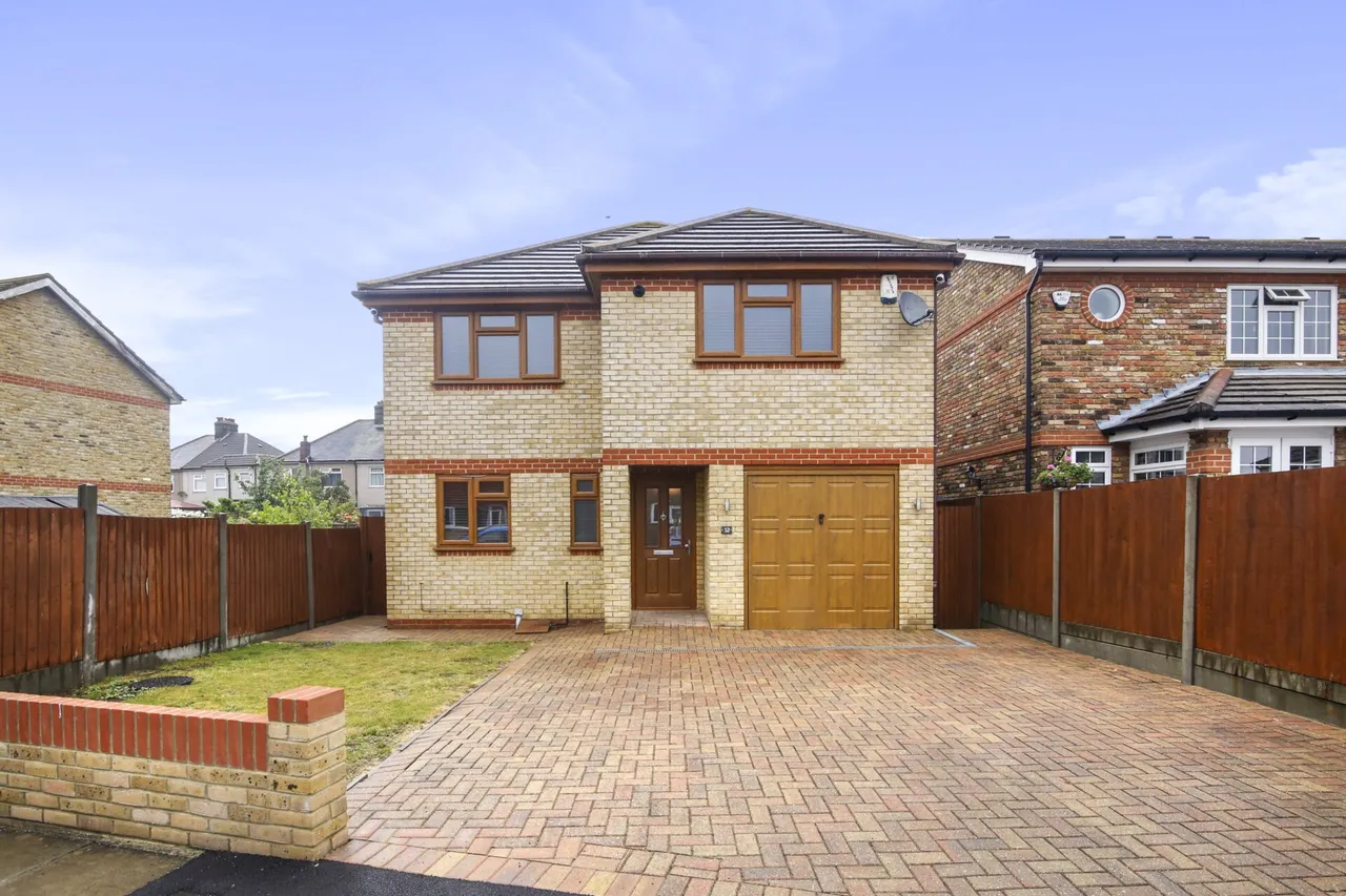 4 bed house for sale — Birchington Close, Bexleyheath
