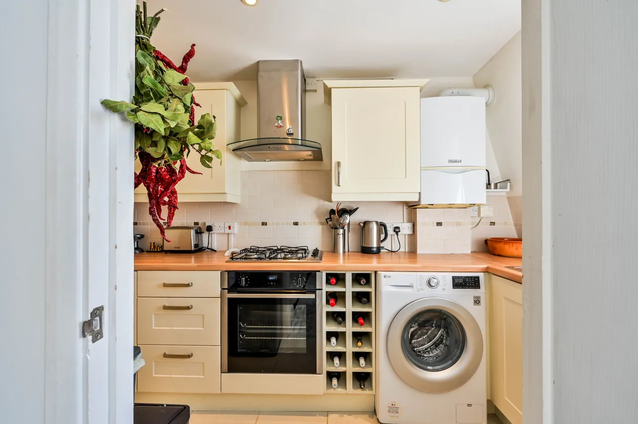 7 Freshcliffe House East, Bury Street, Guildford, photo 8
