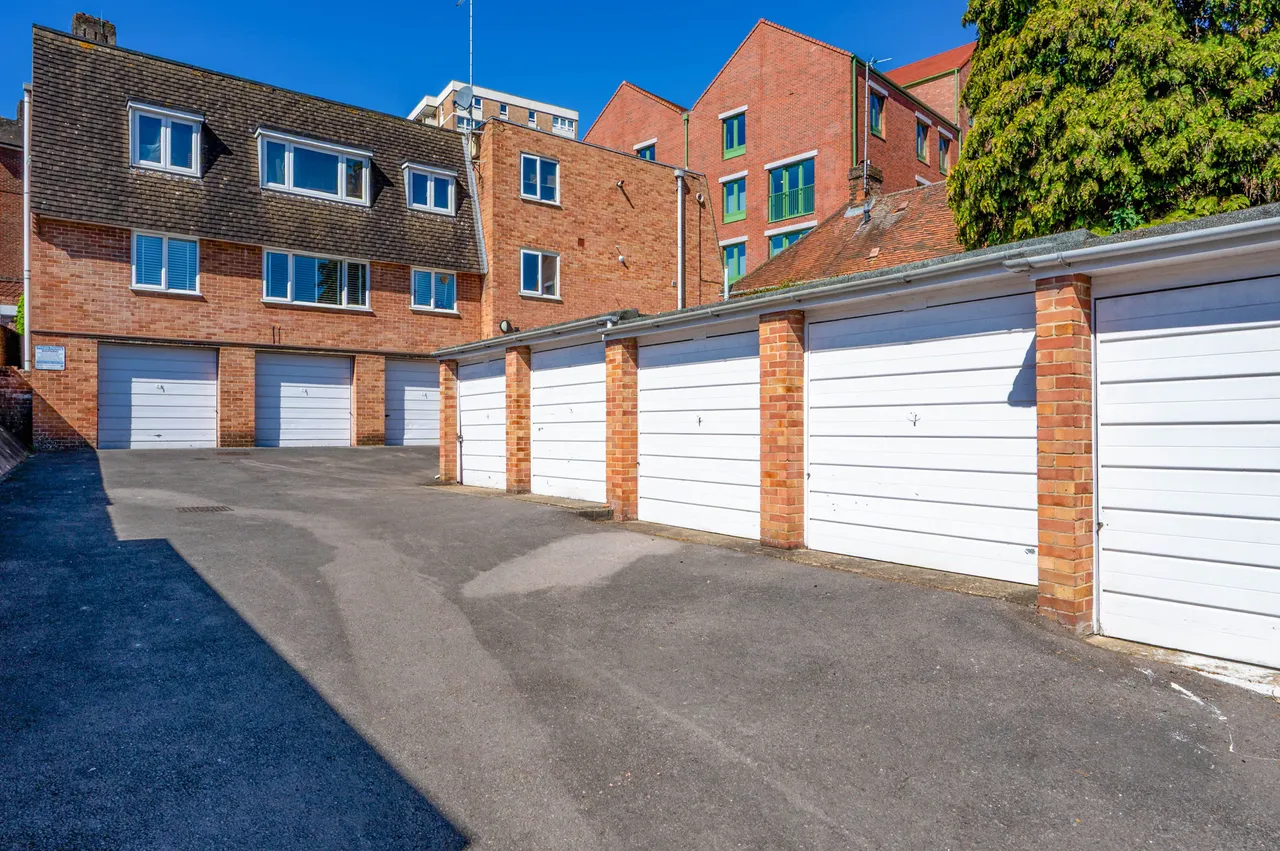 7 Freshcliffe House East, Bury Street, Guildford, photo 12