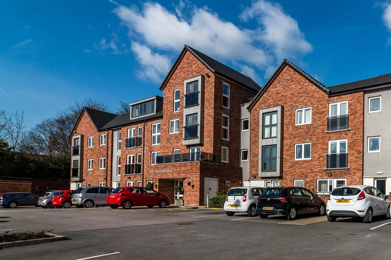 2 bed flat for sale, Monton Road, Monton, M30
