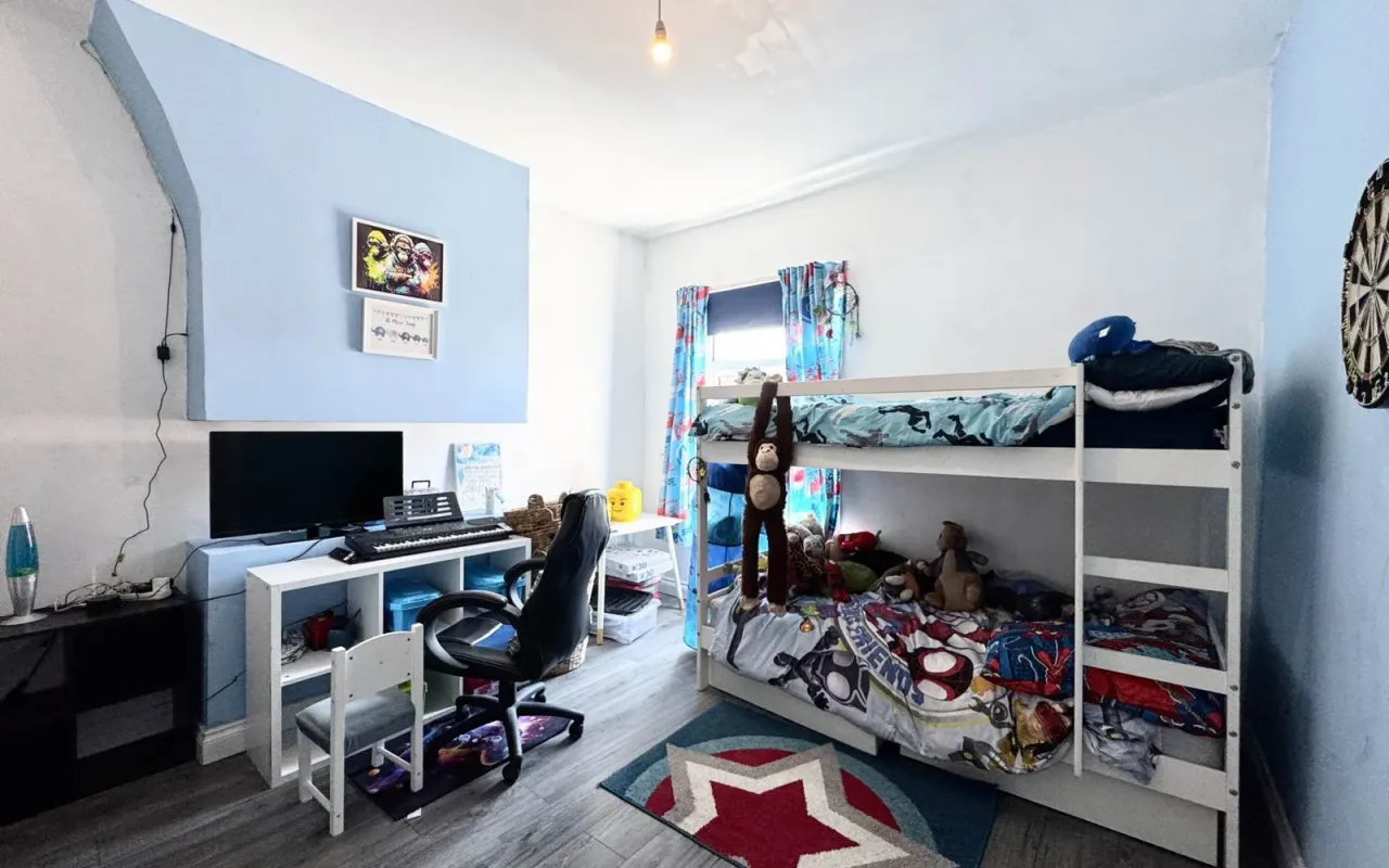 Dentons Green Lane, Dentons Green, photo 16
