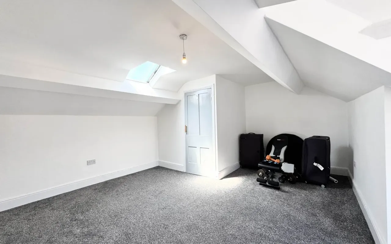 Dentons Green Lane, Dentons Green, photo 22