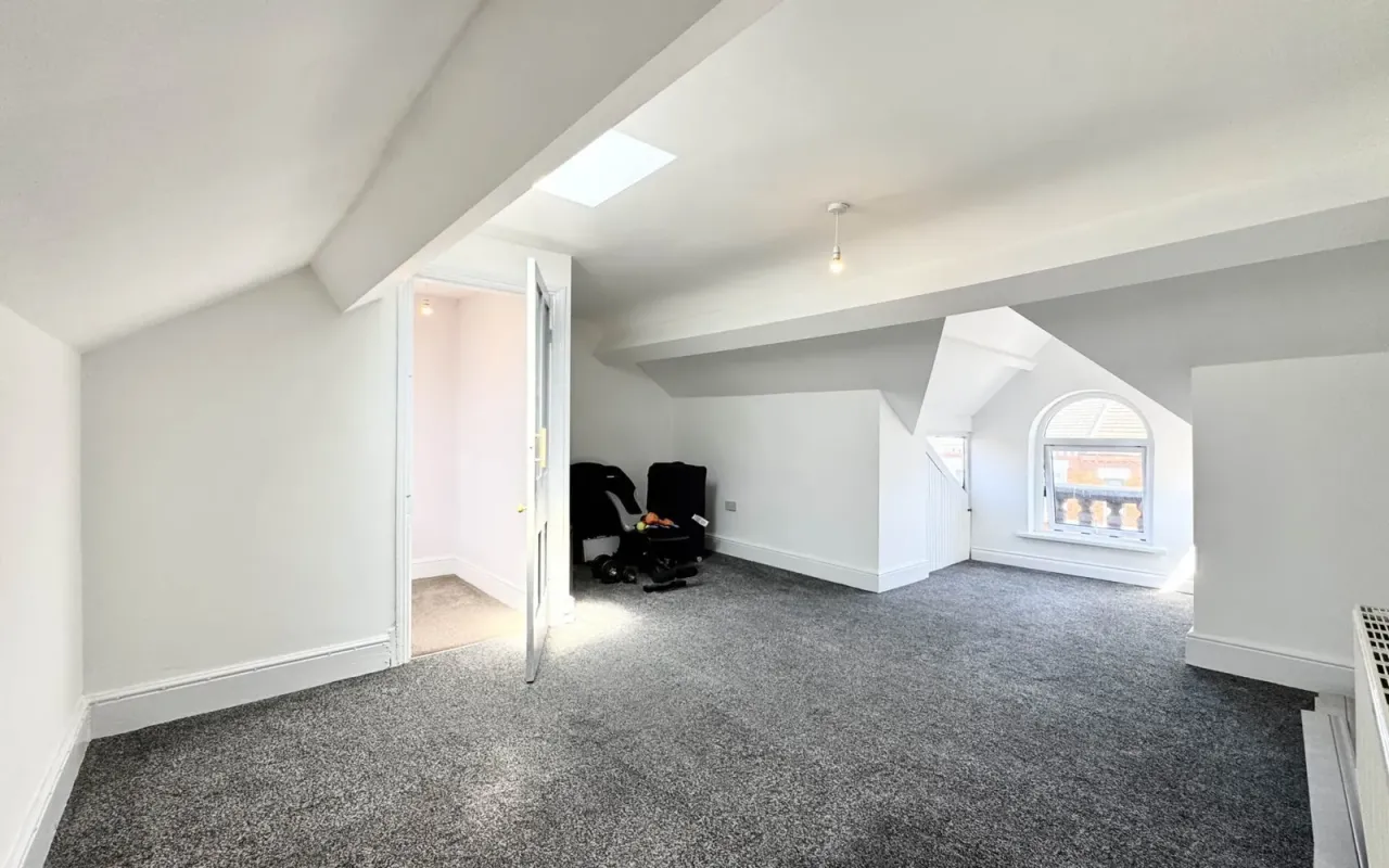 Dentons Green Lane, Dentons Green, photo 20