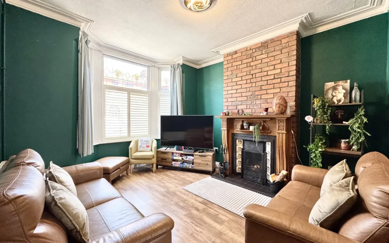 Dentons Green Lane, Dentons Green, photo 4