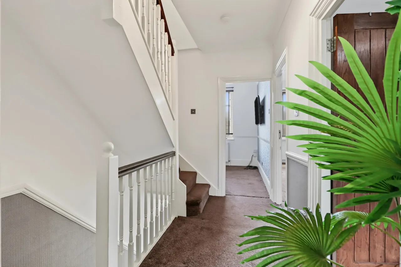 Vaughan Gardens, Ilford, IG1, photo 15
