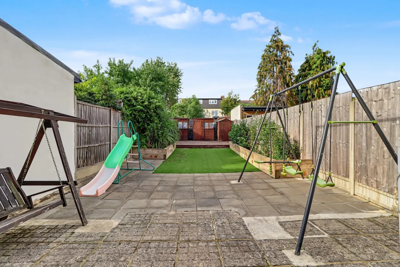 Vaughan Gardens, Ilford, IG1, photo 3