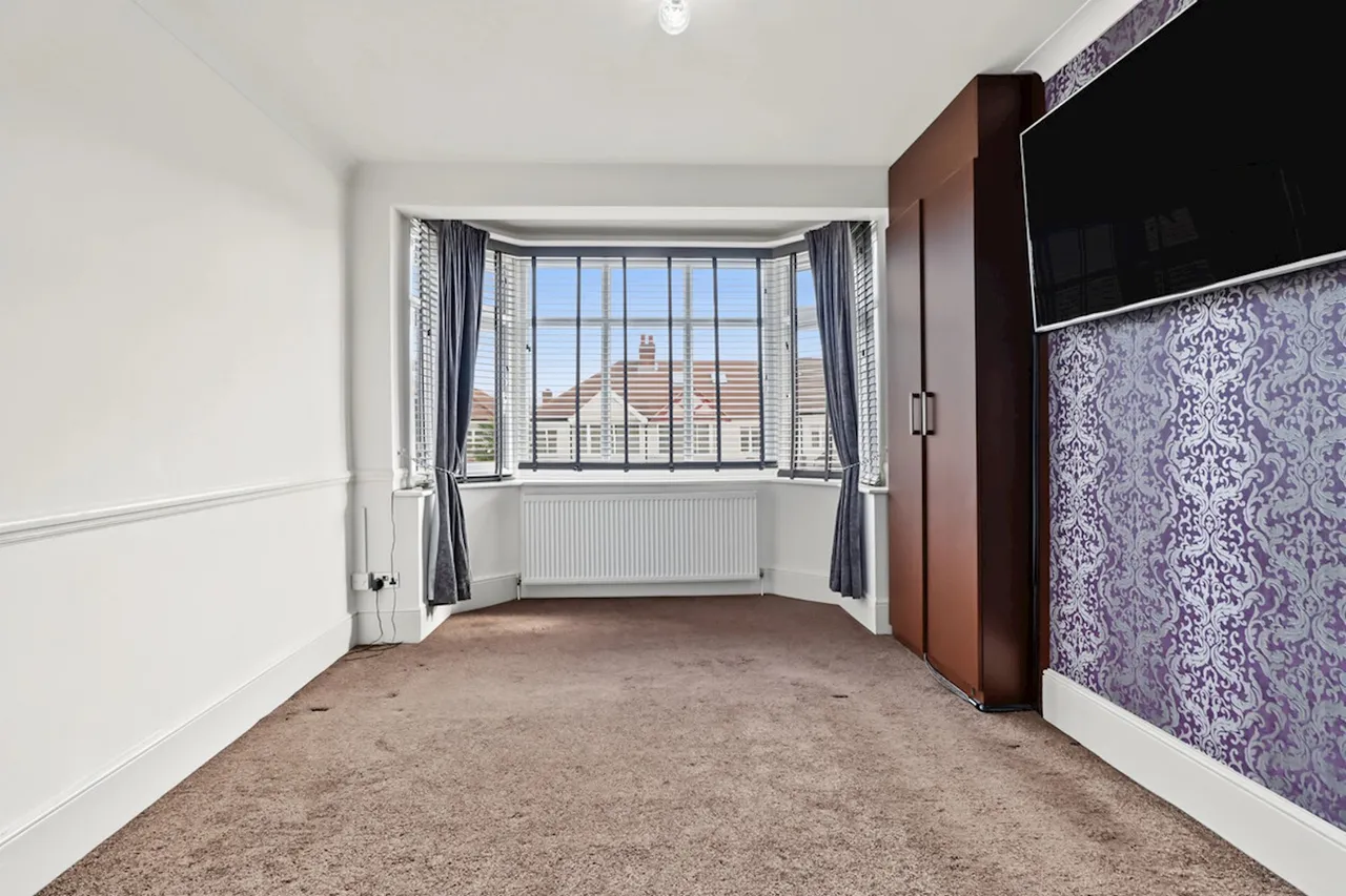 Vaughan Gardens, Ilford, IG1, photo 17