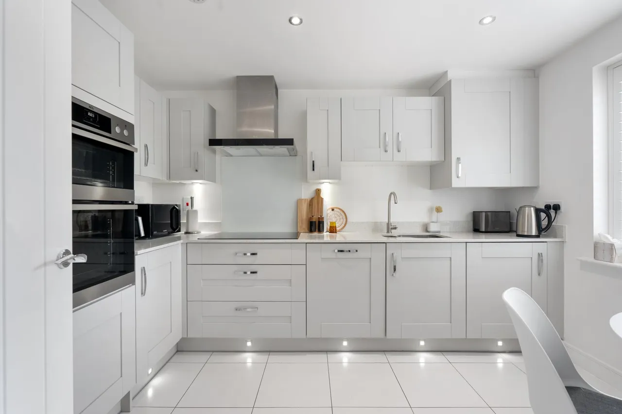 White Cross Drive, Woolmer Green, SG3, photo 3