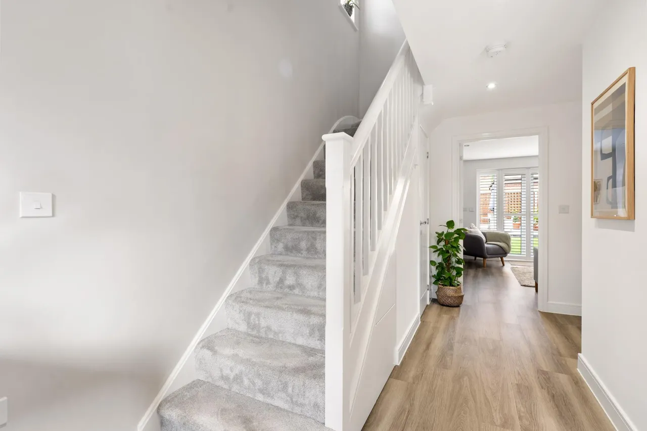 White Cross Drive, Woolmer Green, SG3, photo 4