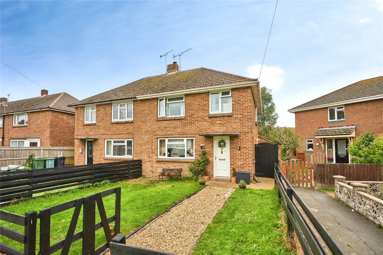 3 bed house for sale, Medeway, Sandown, PO36
