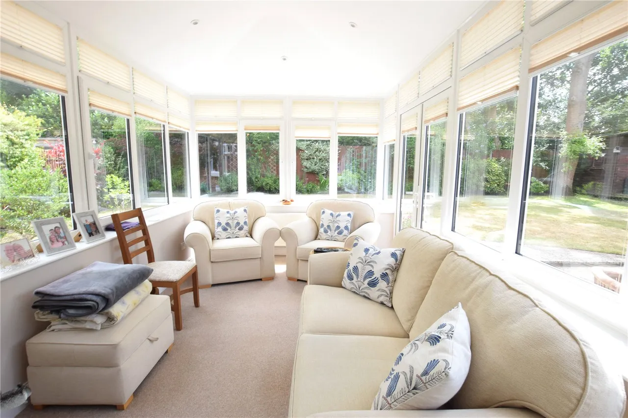 Ruth Close, Farnborough, Hampshire, GU14 9UX, photo 14