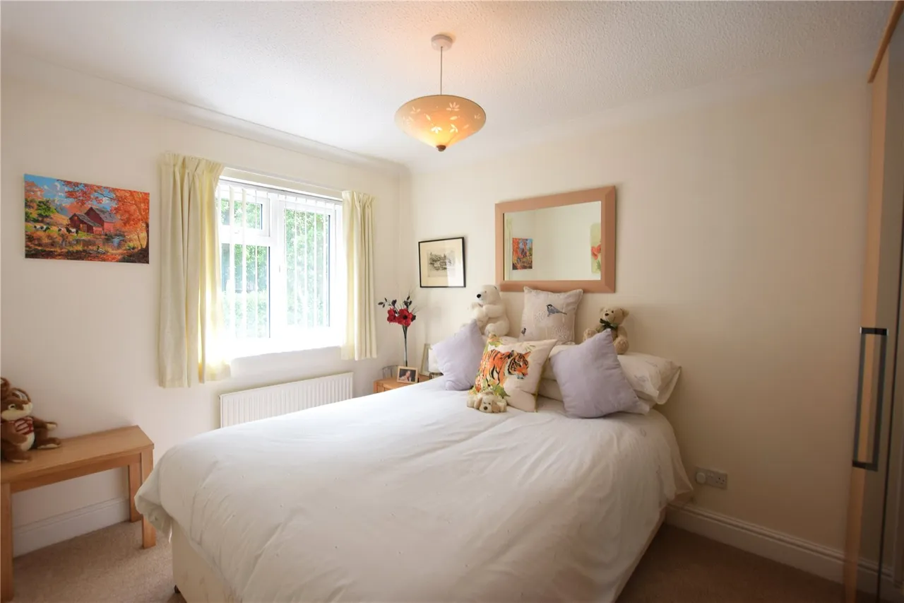 Ruth Close, Farnborough, Hampshire, GU14 9UX, photo 17