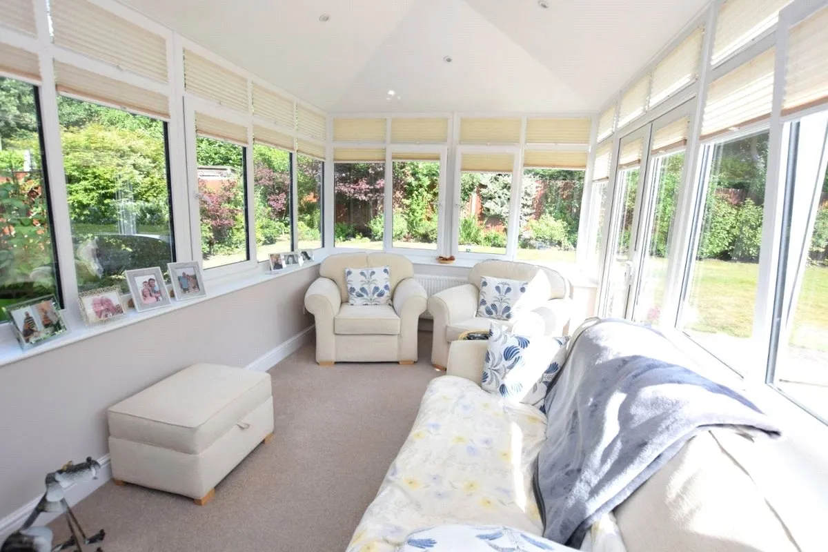 Ruth Close, Farnborough, Hampshire, GU14 9UX, photo 9