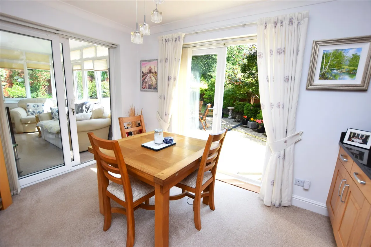 Ruth Close, Farnborough, Hampshire, GU14 9UX, photo 8