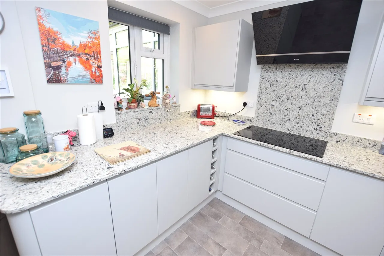 Ruth Close, Farnborough, Hampshire, GU14 9UX, photo 7