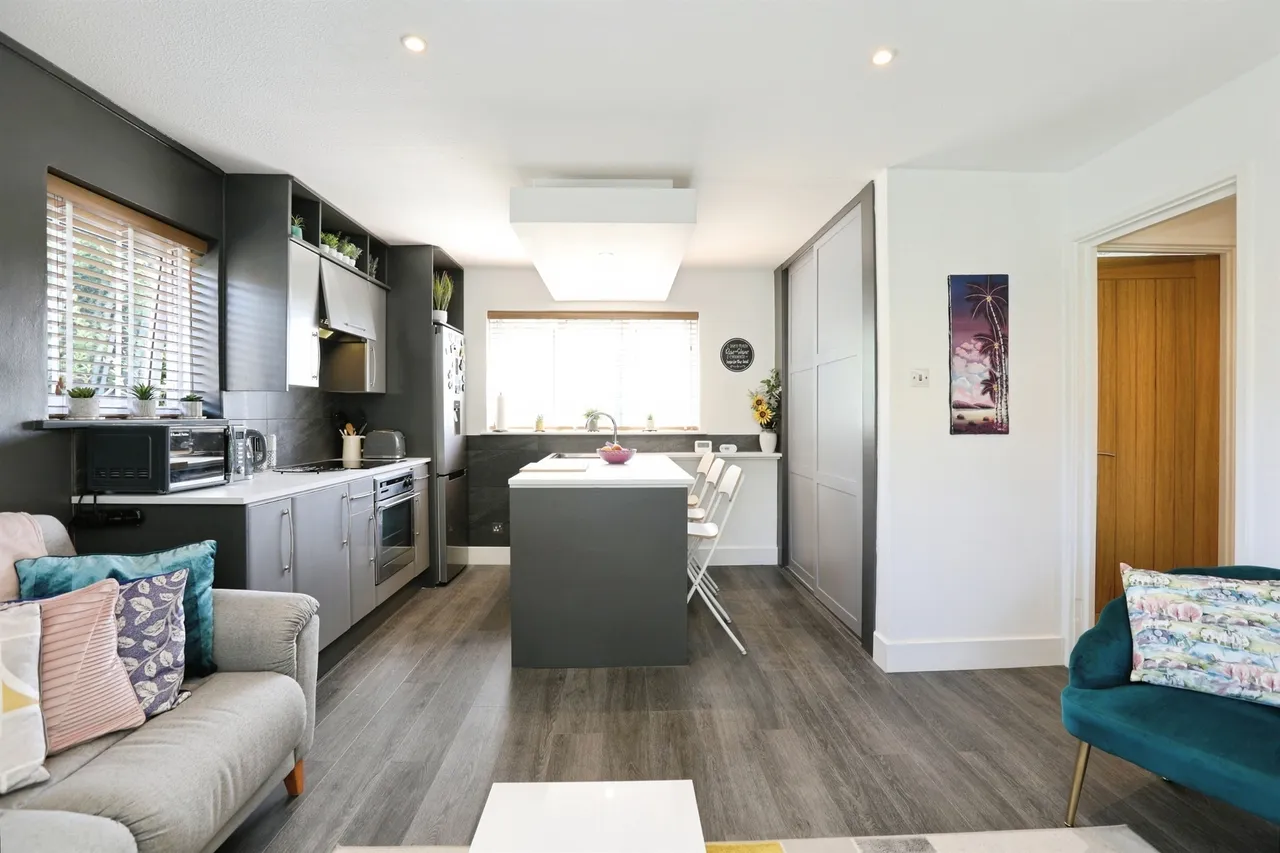 Cromwell Place, East Grinstead, photo 4