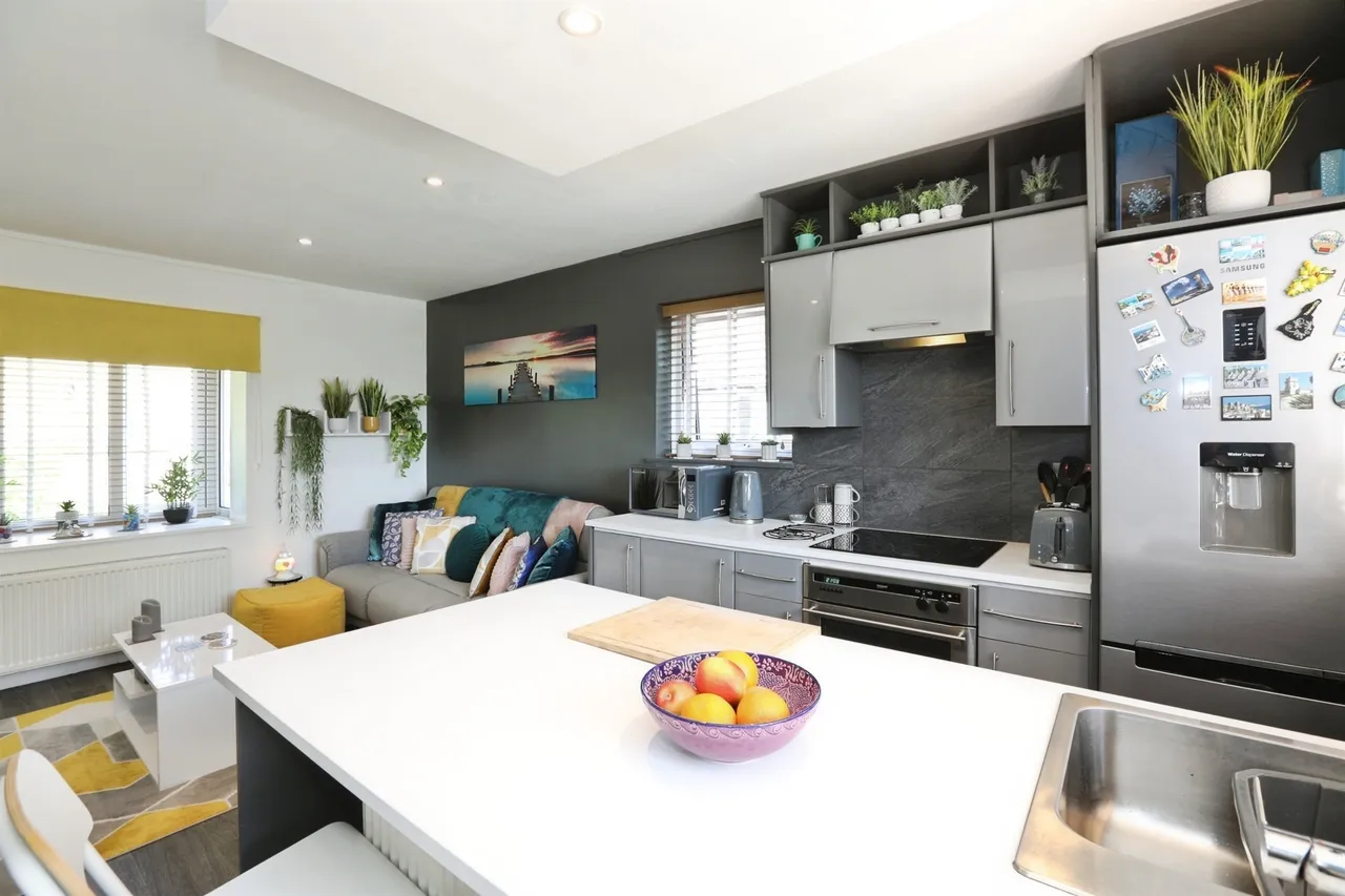 Cromwell Place, East Grinstead, photo 5