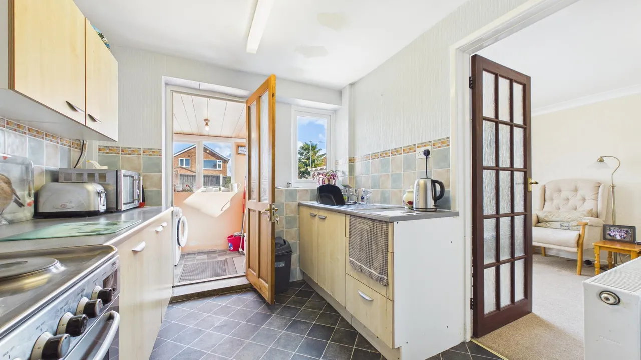 Windsor Road, Yaxley, photo 12