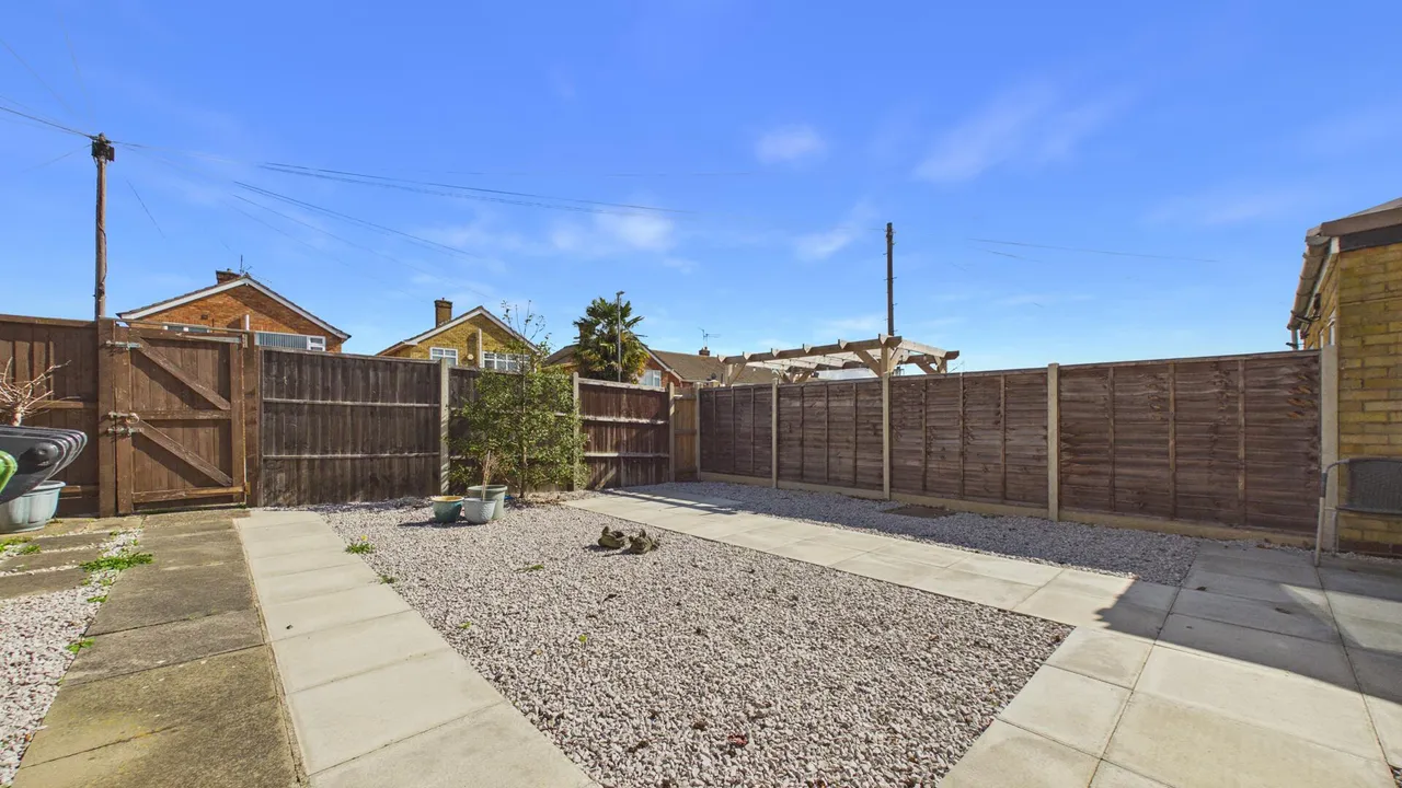 Windsor Road, Yaxley, photo 16