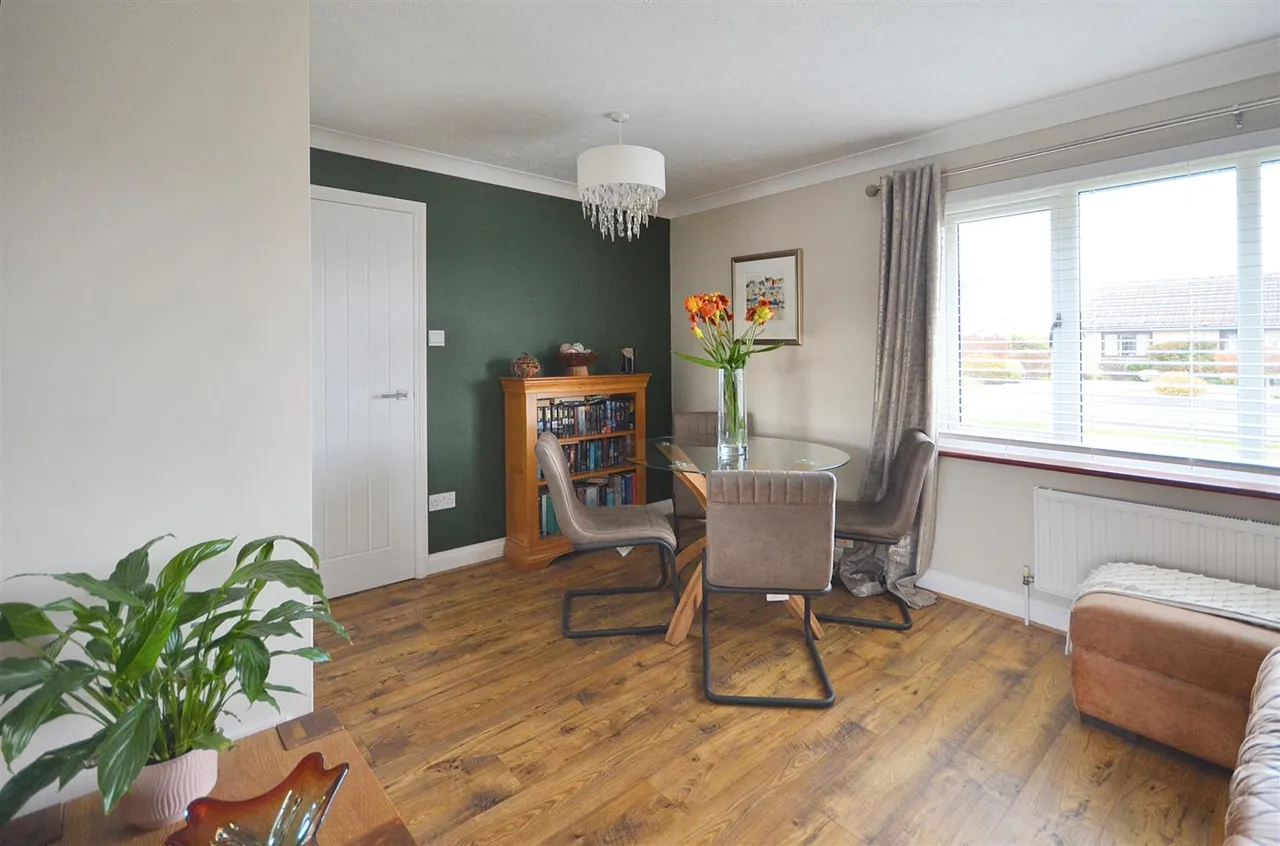 Foxglove Close, Wyke, photo 9