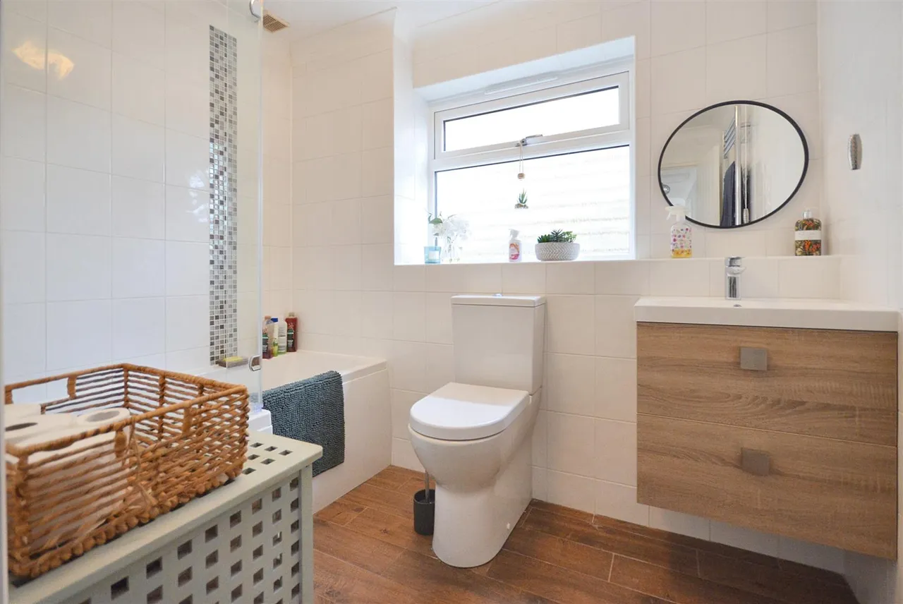 Foxglove Close, Wyke, photo 6