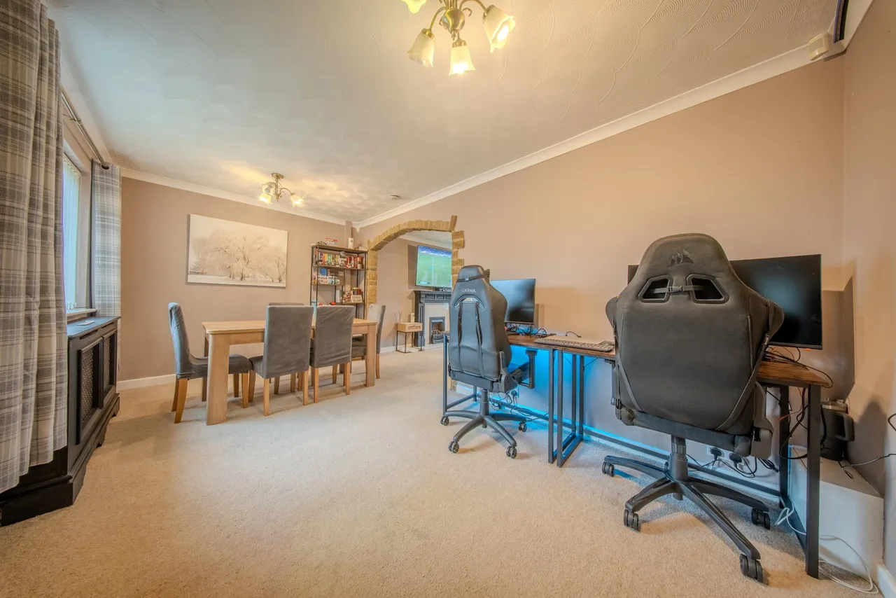 Sandmoor Close, Thornton, Bradford, BD13 3HU, photo 4