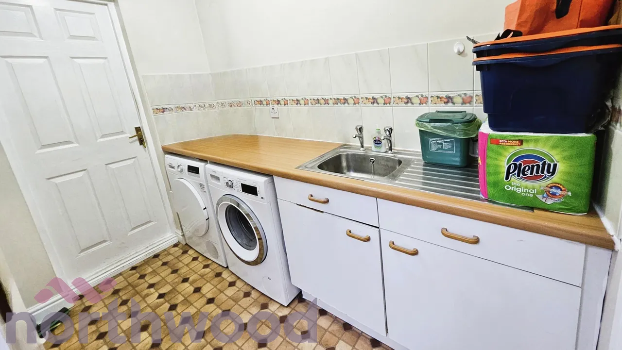 Broadland Drive, Thorpe End, NR13, photo 8
