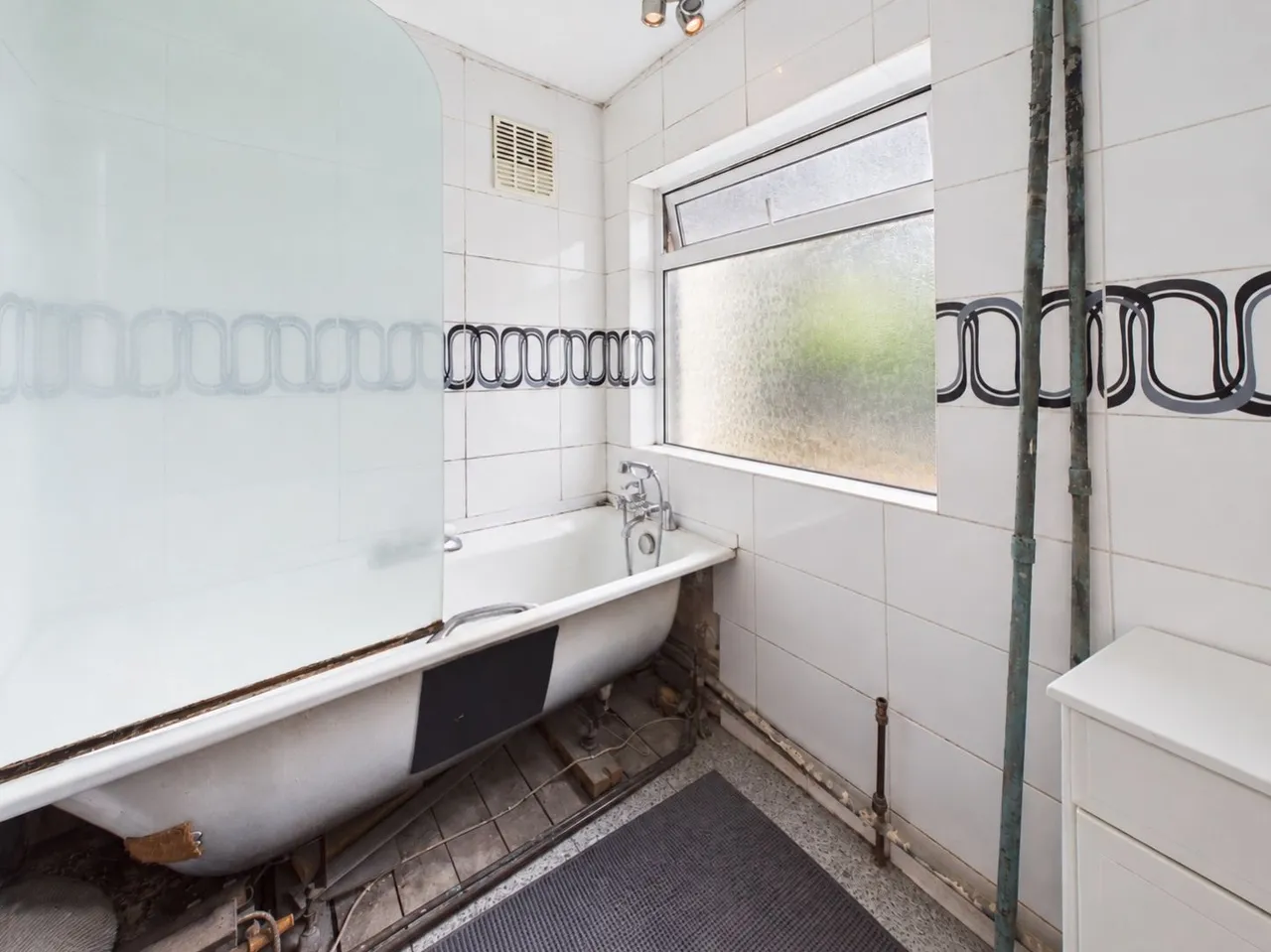 Okehampton Crescent, Welling, DA16, photo 13