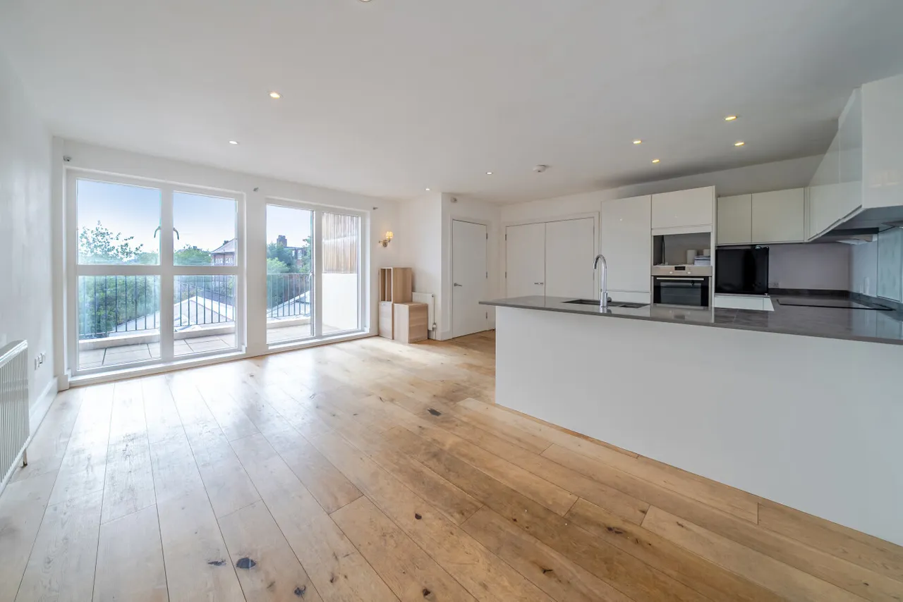 3 bed flat for sale, Carpenters Place, Clapham, SW4