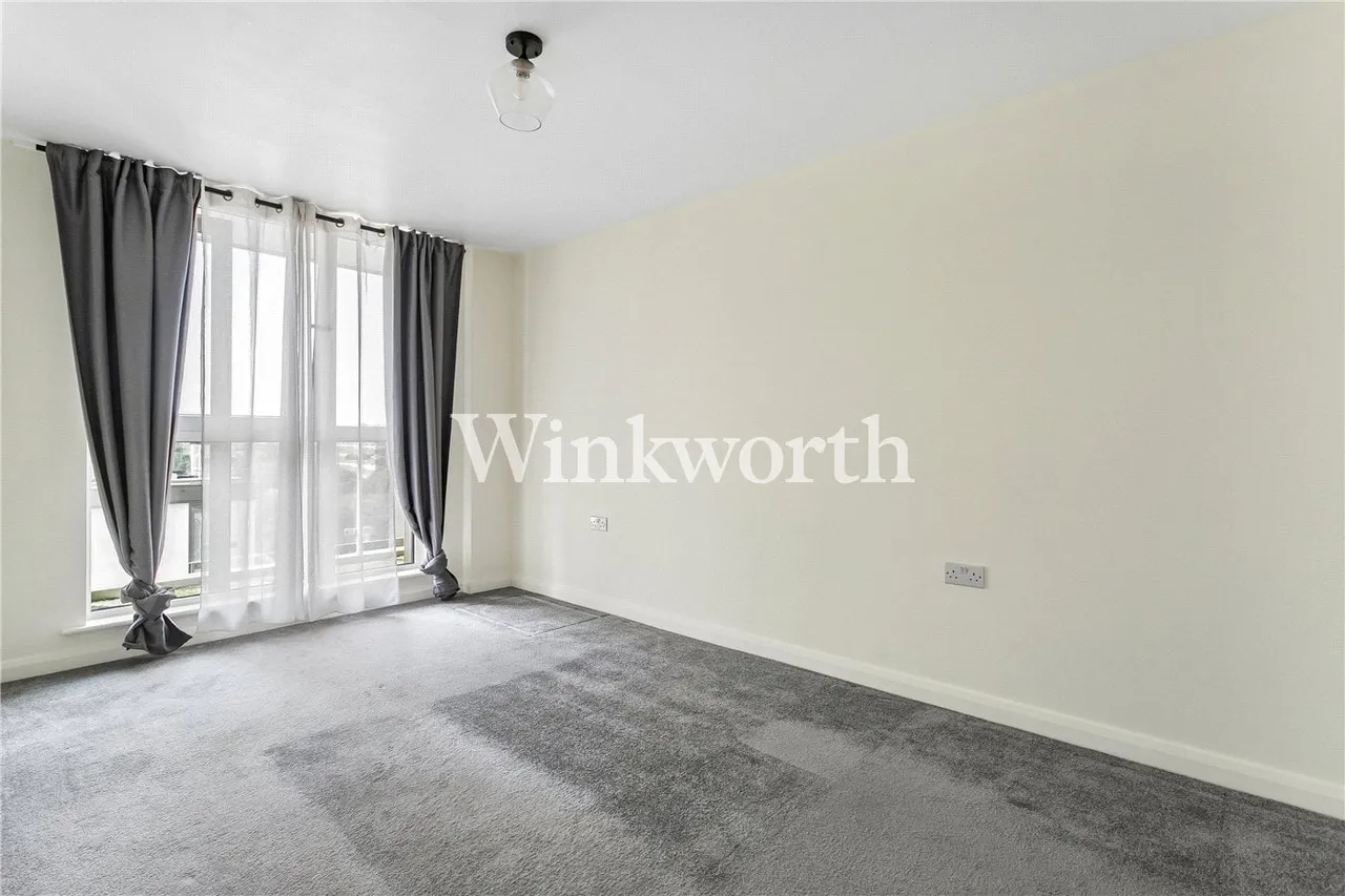 Daneland Walk, London, N17, photo 6