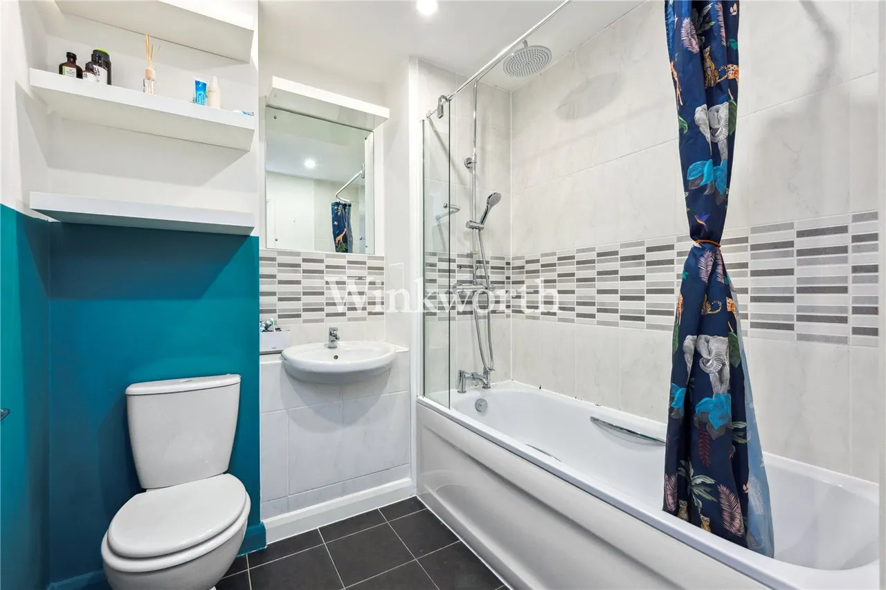 2 bed flat to rent — Daneland Walk, London, N17