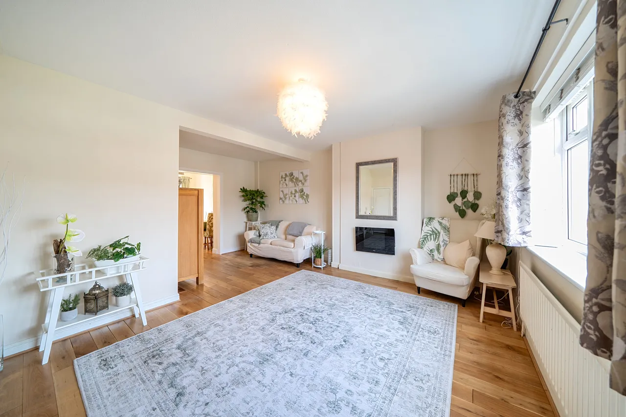 Ladygate Lane, Ruislip, HA4, photo 2