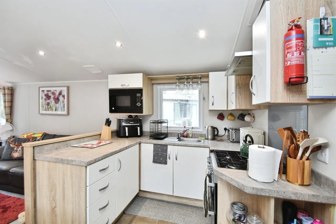 Otley Road, Beckwithshaw, Harrogate, photo 6