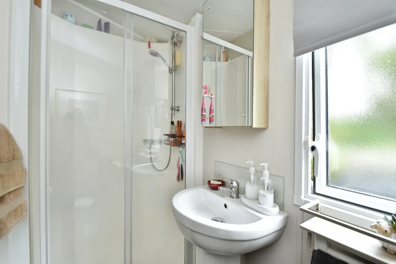 Otley Road, Beckwithshaw, Harrogate, photo 7