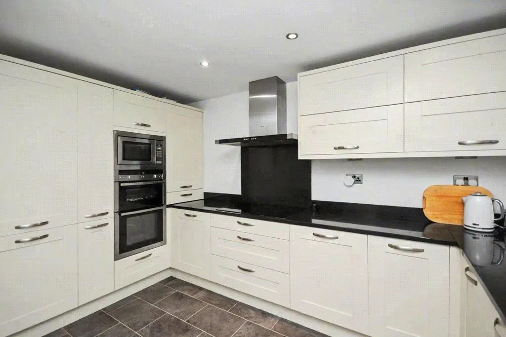 Lodge Hill Walk, Leeds, LS12, photo 13