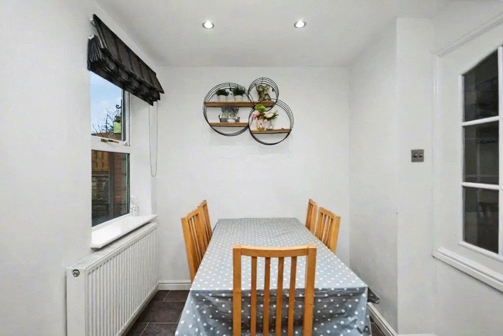 Lodge Hill Walk, Leeds, LS12, photo 5